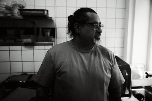 Foto på Fabian Moraga, krögare som driver Restaurang Sensum i Stockholm